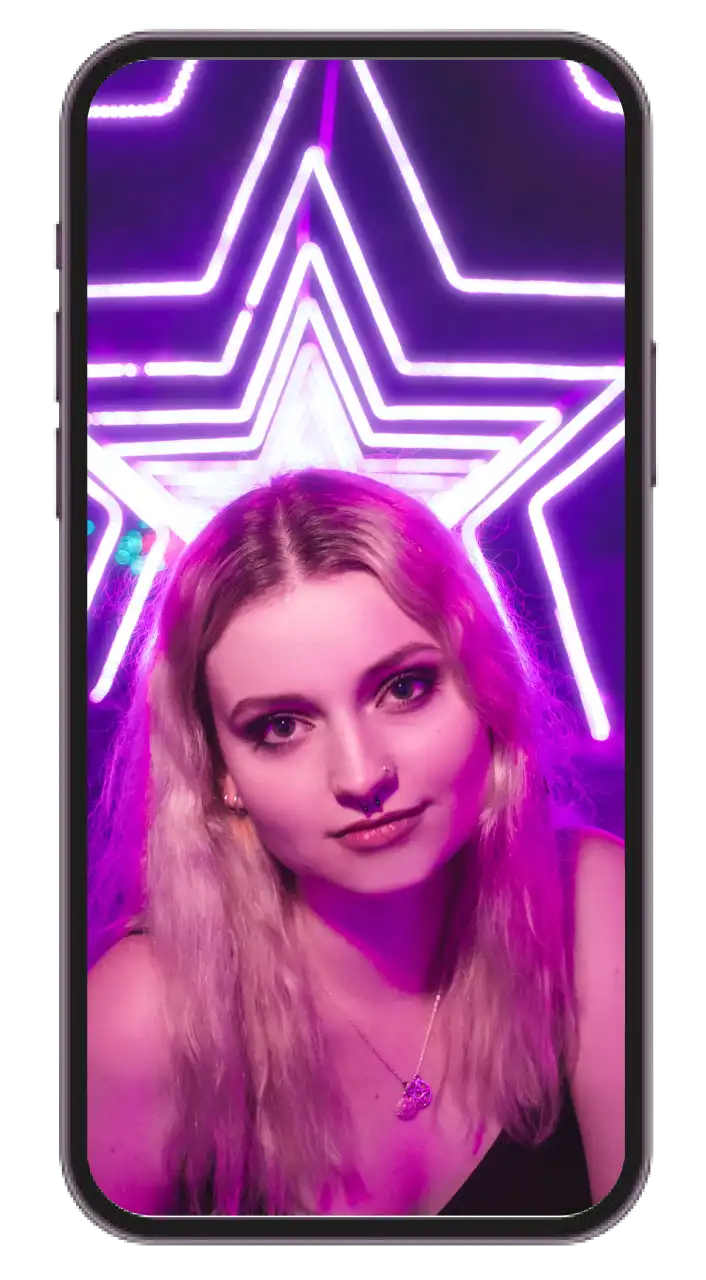 Chamet live streaming displayed on a smartphone